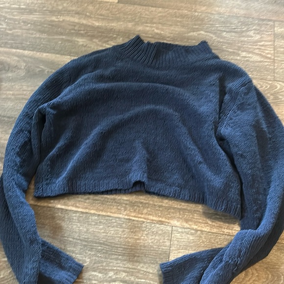 Blue crop top - Picture 1 of 1